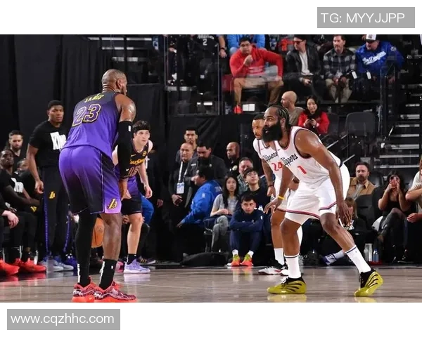 2019年快船与湖人激战回顾：洛杉矶德比的精彩瞬间与球队表现分析