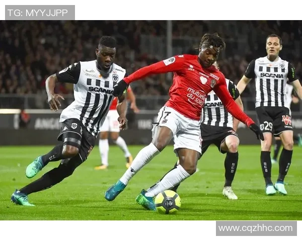 布雷斯主场迎战巴黎FC期待精彩对决与激烈竞争 布雷斯主场迎战巴黎FC期待精彩对决与激烈竞争